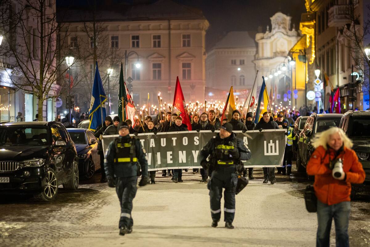 Kasmetinės deglų eitynės Vilniuje – nuo J. Basanavičiaus aikštės iki Lukiškių aikštės