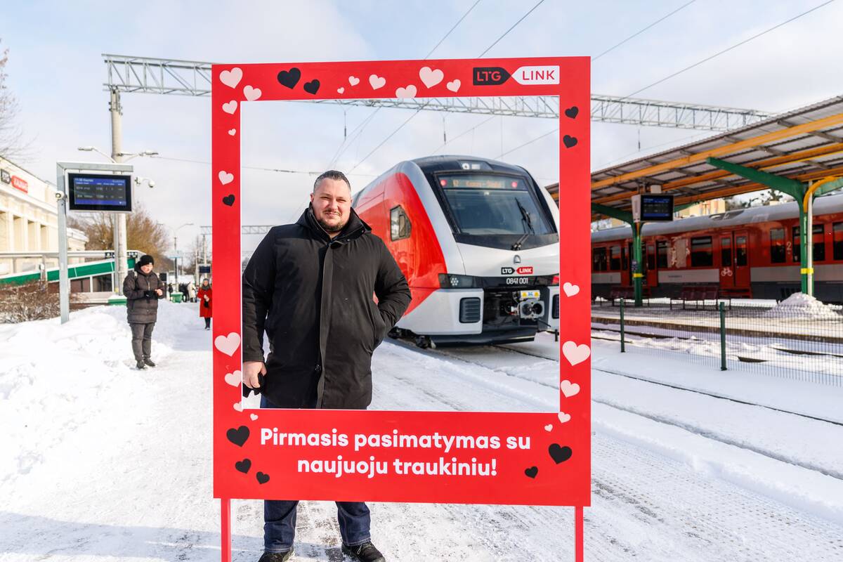 Kaune pristatytas baterinis „Stadler“ traukinys