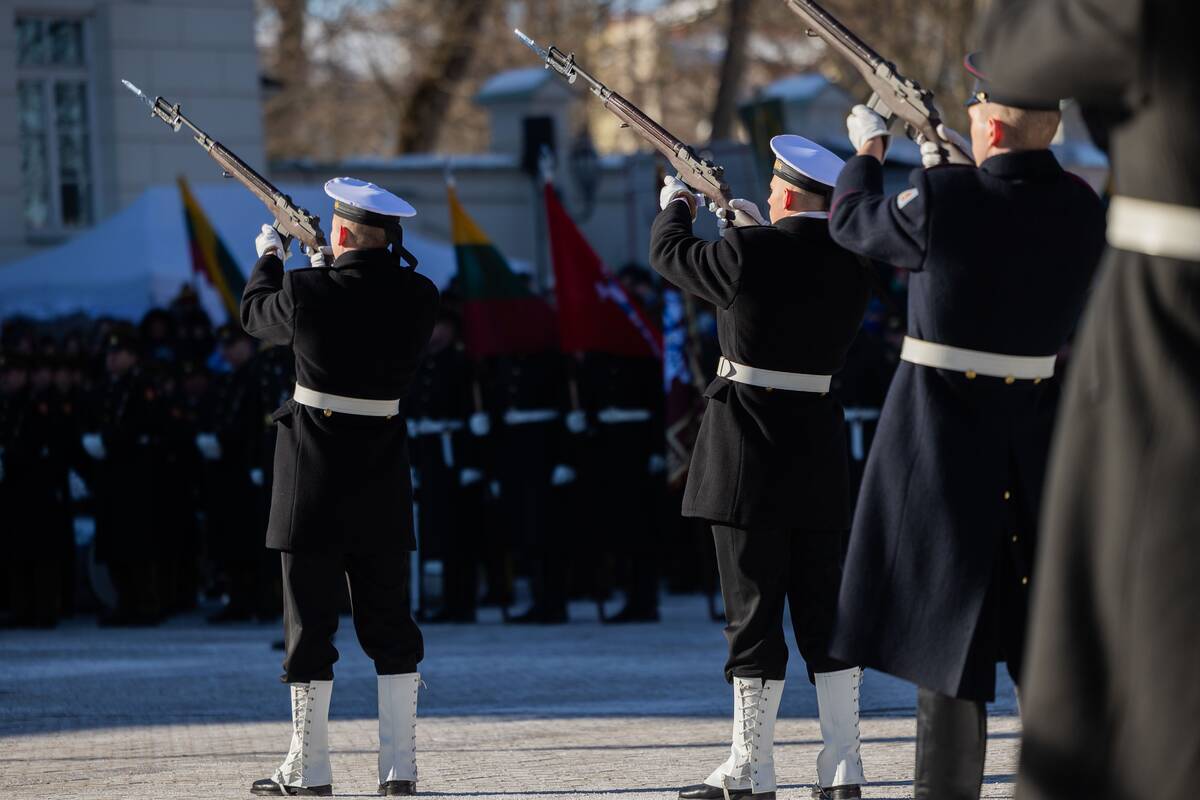 Vėliavų pakėlimo ceremonija