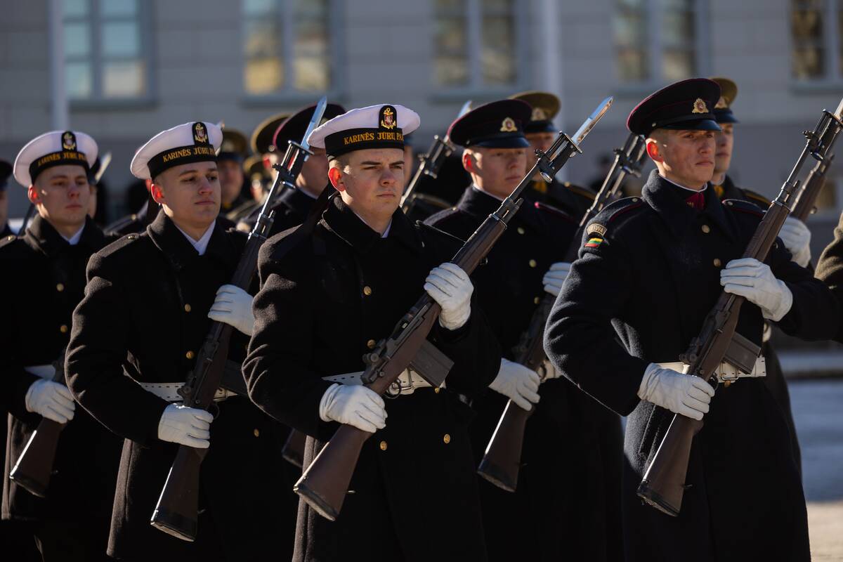 Vėliavų pakėlimo ceremonija