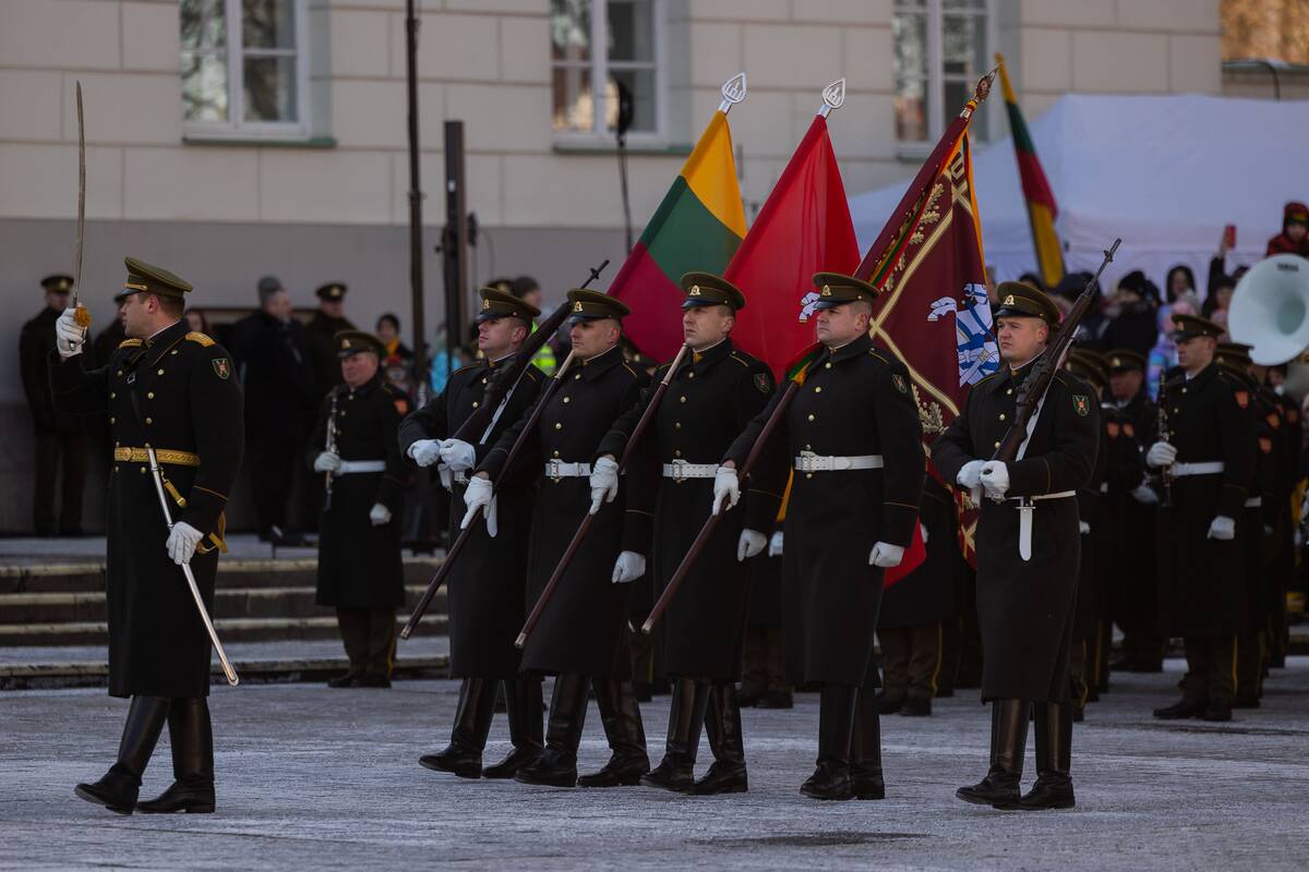 Vėliavų pakėlimo ceremonija