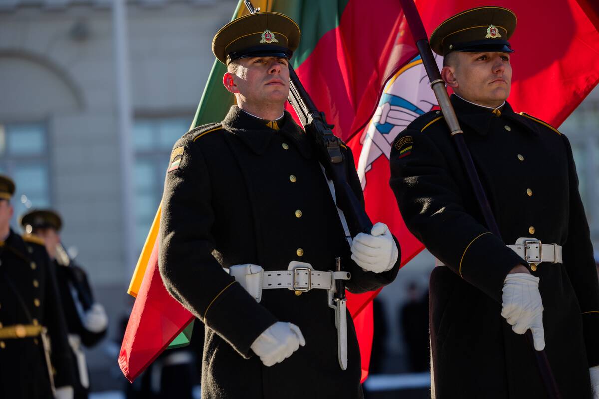Vėliavų pakėlimo ceremonija