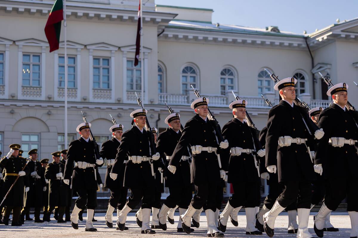 Vėliavų pakėlimo ceremonija