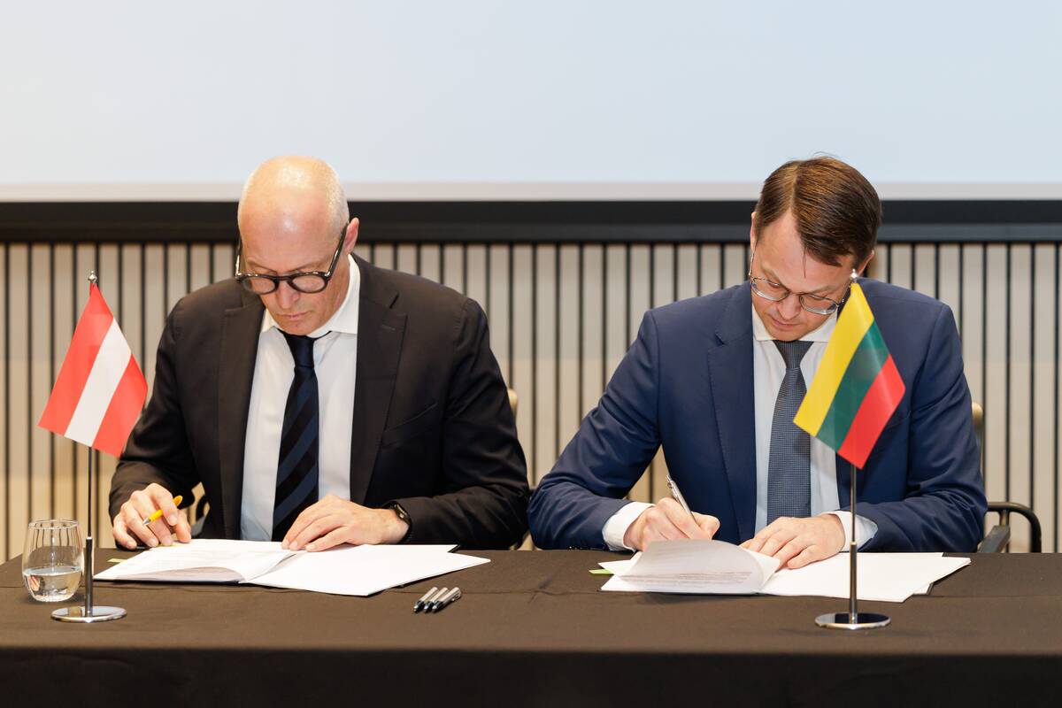 „Via Lietuva“ pasirašė sutartį dėl elektroninės kelių rinkliavos sistemos diegimo 