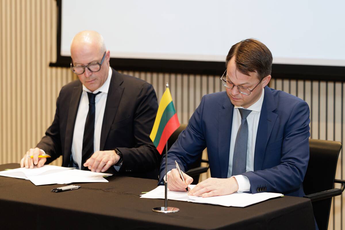 „Via Lietuva“ pasirašė sutartį dėl elektroninės kelių rinkliavos sistemos diegimo 