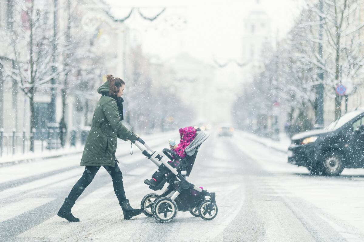 
<span>Gimstamumas krinta iki rekordinių žemumų: ekspertai įspėja – tai ne vien statistika</span>
