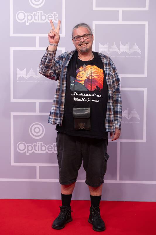 „M.A.M.A 2025“ raudonasis kilimas