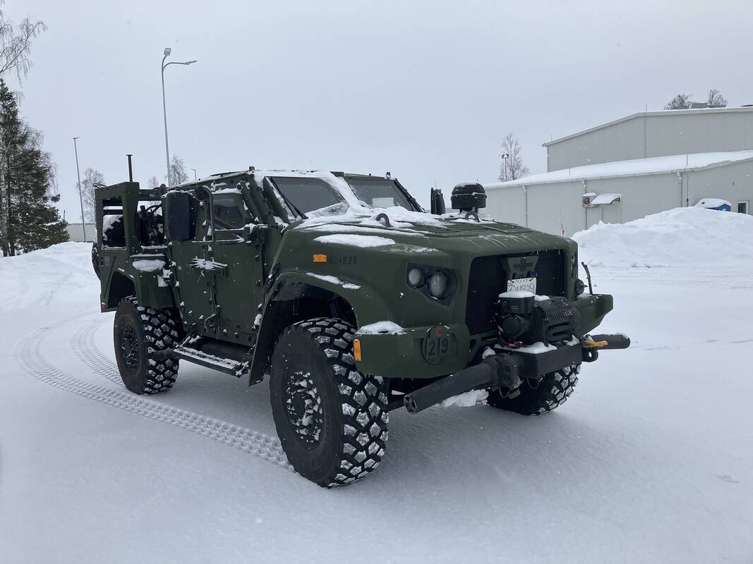 
<span>Lietuva užbaigė JLTV visureigių įsigijimą, kariuomenėje – 500 šių transporto priemonių</span>
