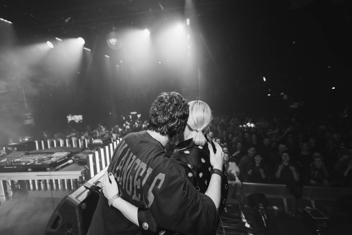 Valentino naktį Klaipėdoje – įspūdingas „Jovani & Friends“ šou