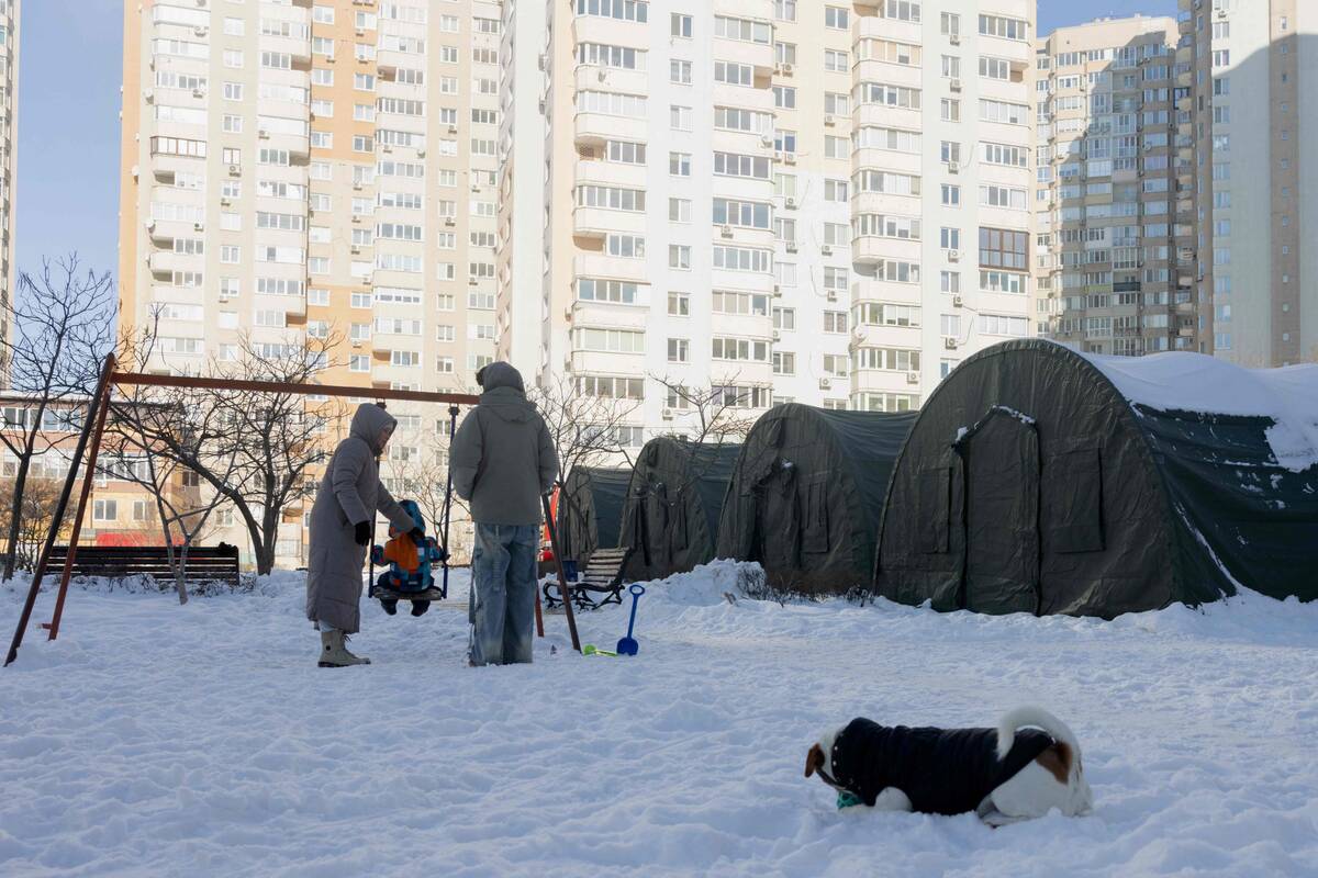 
<span>Ukrainos sostinėje po rusų smūgių be šildymo liko apie 1,6 tūkst. pastatų</span>
