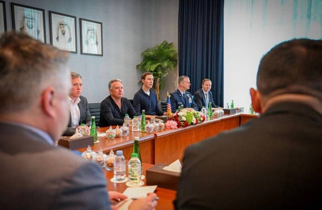
<span>Abu Dabyje prasidėjo antroji Ukrainos ir Rusijos derybų diena</span>
