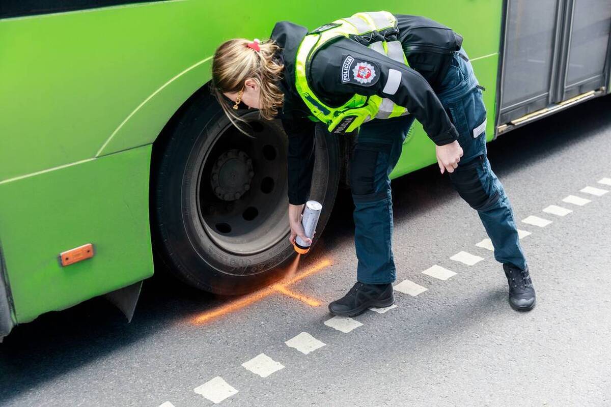 
<span>Pavojingas incidentas Šančiuose – vietinio jaunimo pramogos, o gal įtariamo šūvio nebuvo? </span>
