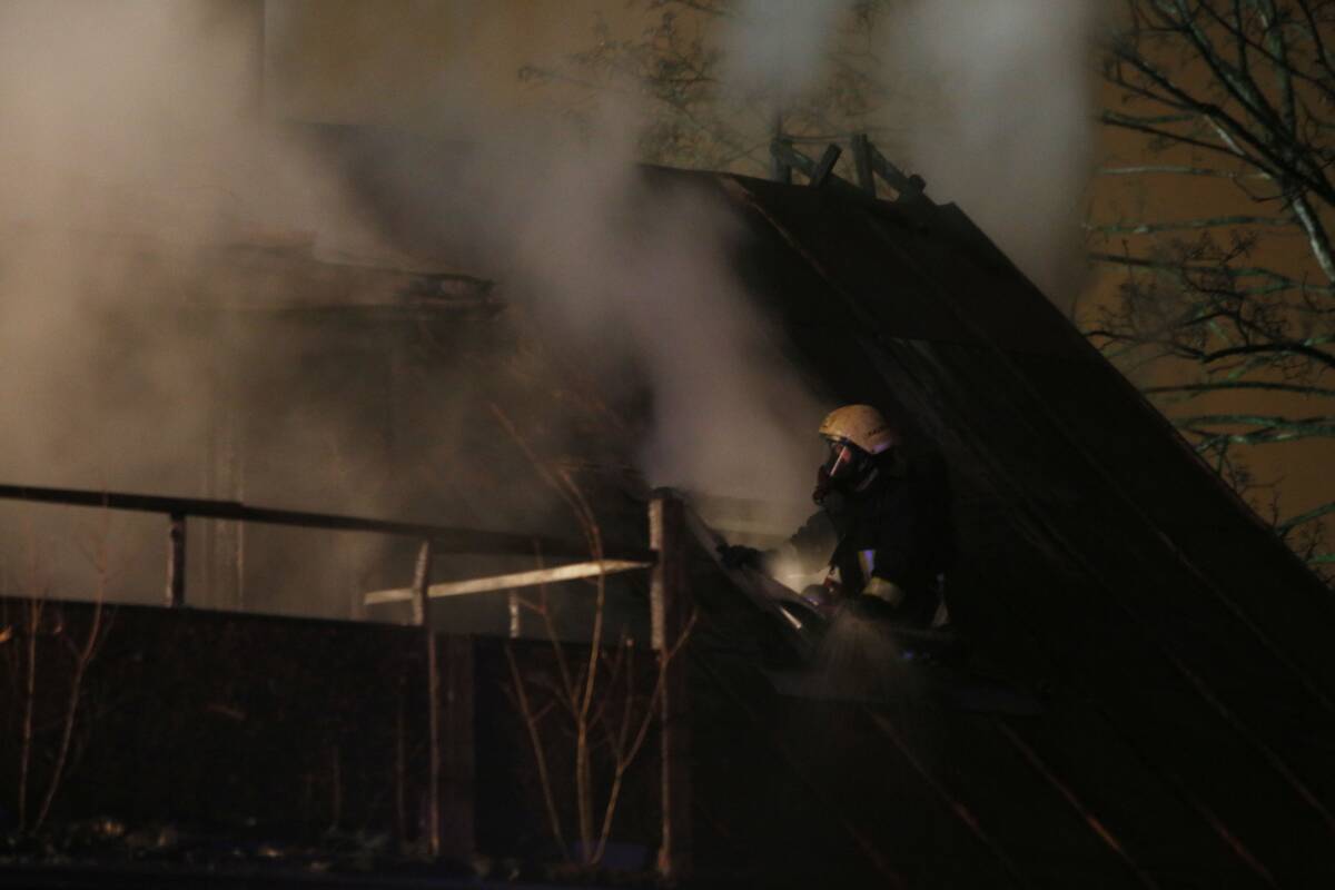 
<span>Dviejų žmonių žūtį gaisre ugniagesiai sieja su žema oro temperatūra</span>
