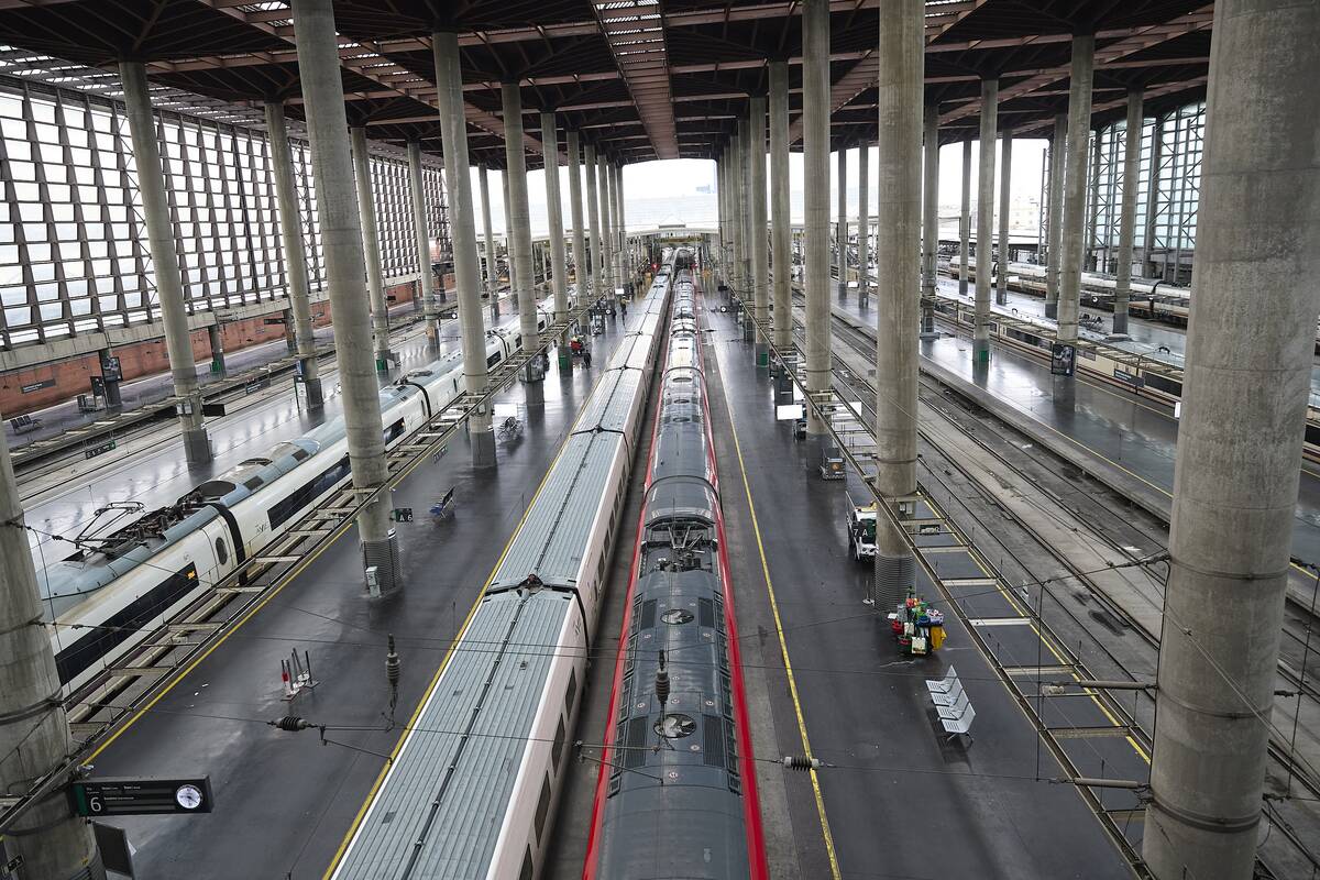 
<span>Ispanijoje streikuoja traukinių mašinistai</span>
