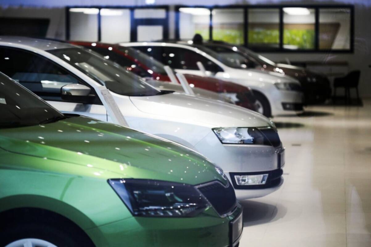
<span>Naudotų automobilių prekeiviai šiemet tikisi pardavimų augimo, naujų mašinų – atoslūgio</span>
