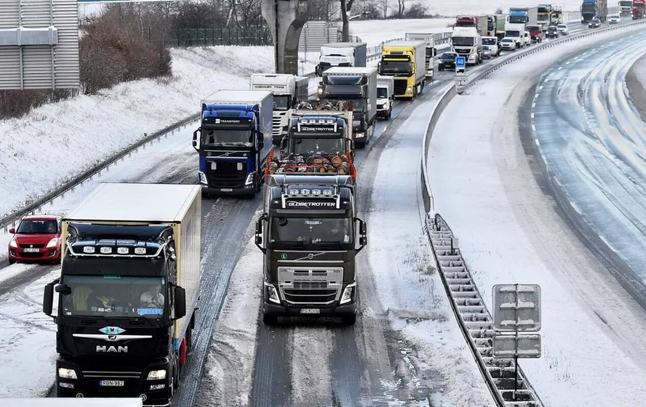 Perspektyva: pagrindiniuose Europos transporto koridoriuose kelių mokesčiai artimiausiais metais vis dažniau viršys degalų sąnaudas.