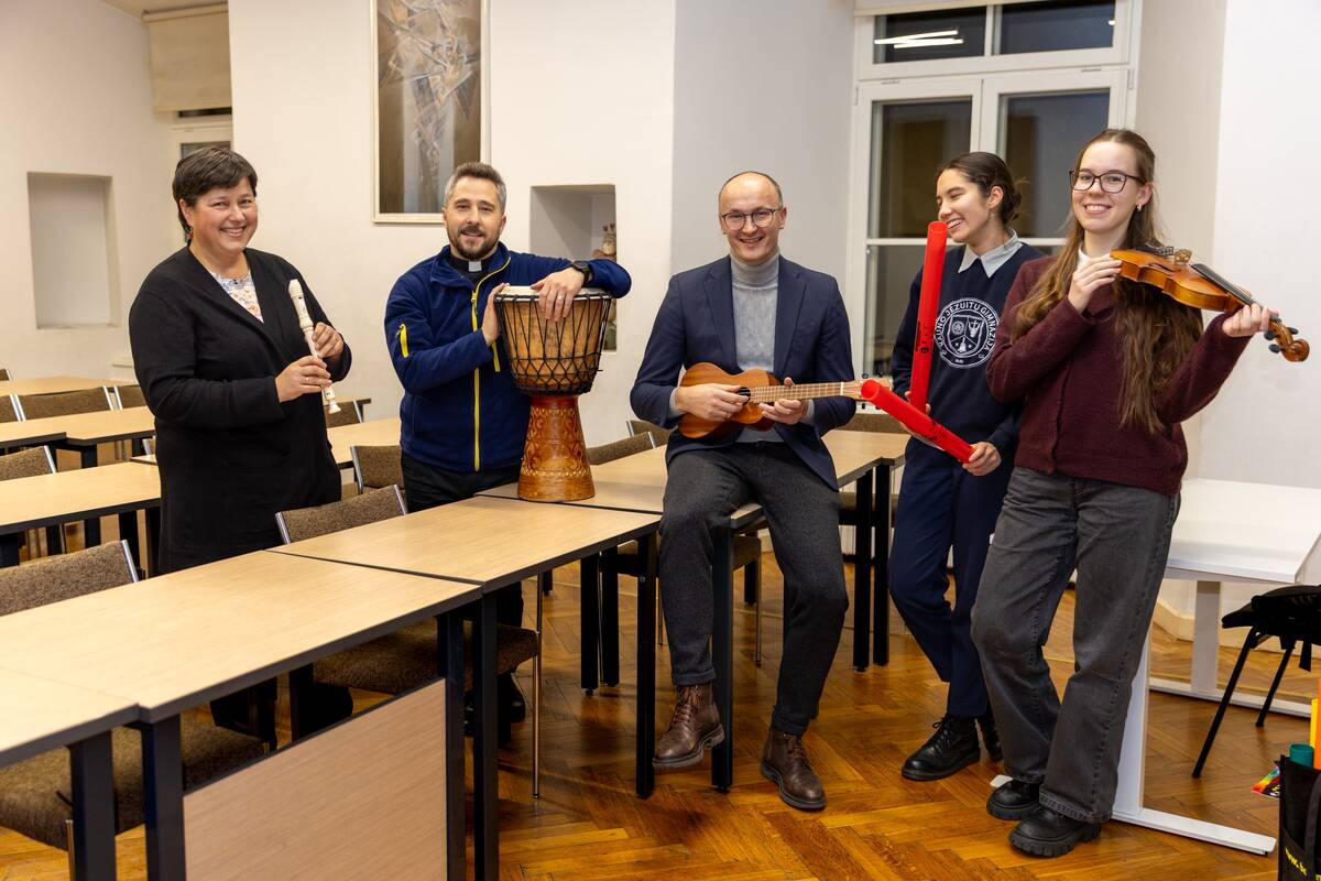 Branduolys: mokyklos bendruomenę vienija ilgametės tradicijos, bendrystė ir bendras tikslas