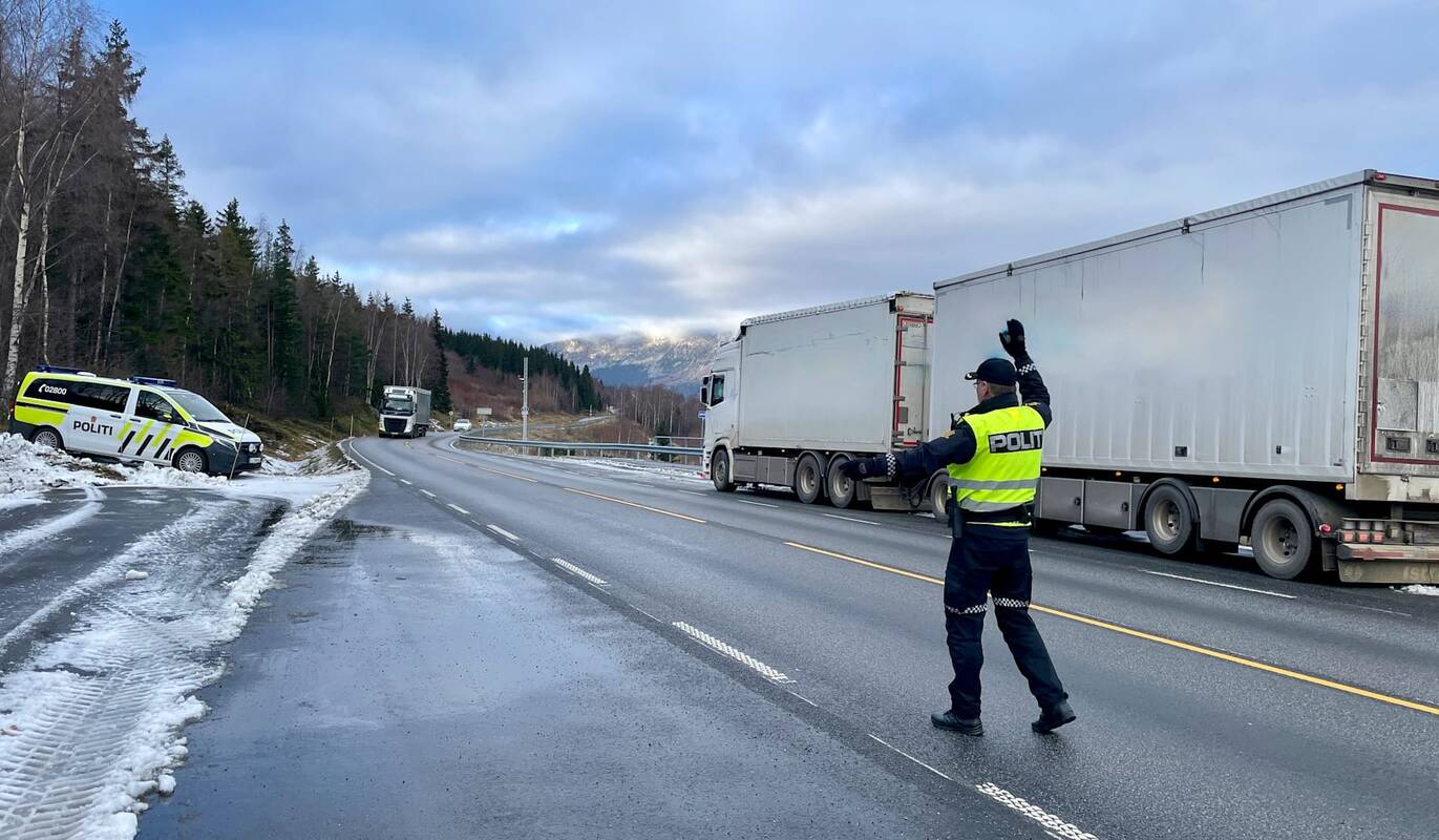 Reidai: po didinamuoju Norvegijos policijos stiklu pirmiausia patenka trečiųjų šalių vairuotojai, gavę tachografo korteles Lenkijoje, Lietuvoje ar kitose ES šalyse.