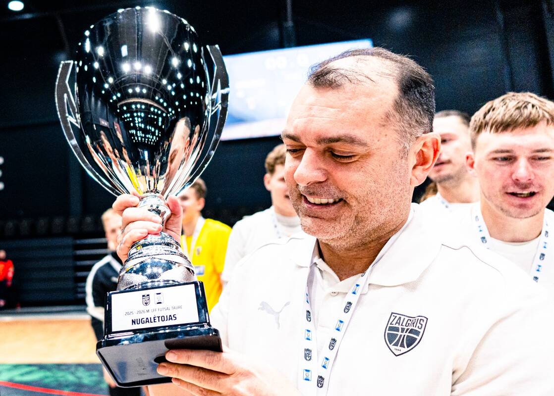 Pripažinimas: Dentinho du kartus išrinktas geriausiu Lietuvoje dirbančiu salės futbolo treneriu.