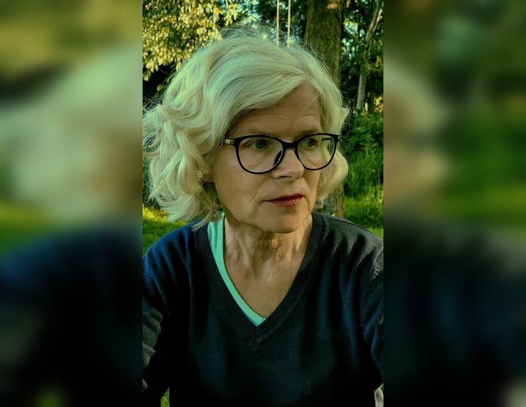 Stabtelėjimai: „Pauzes ir nutylėjimus perkelti lengva, bet kartais tenka pasukti galvą, kaip nutrūkusį sakinį interpretuoti“, – įtempto siužeto kūrinio vertimo iššūkius prisimena D. Valentinavičienė.