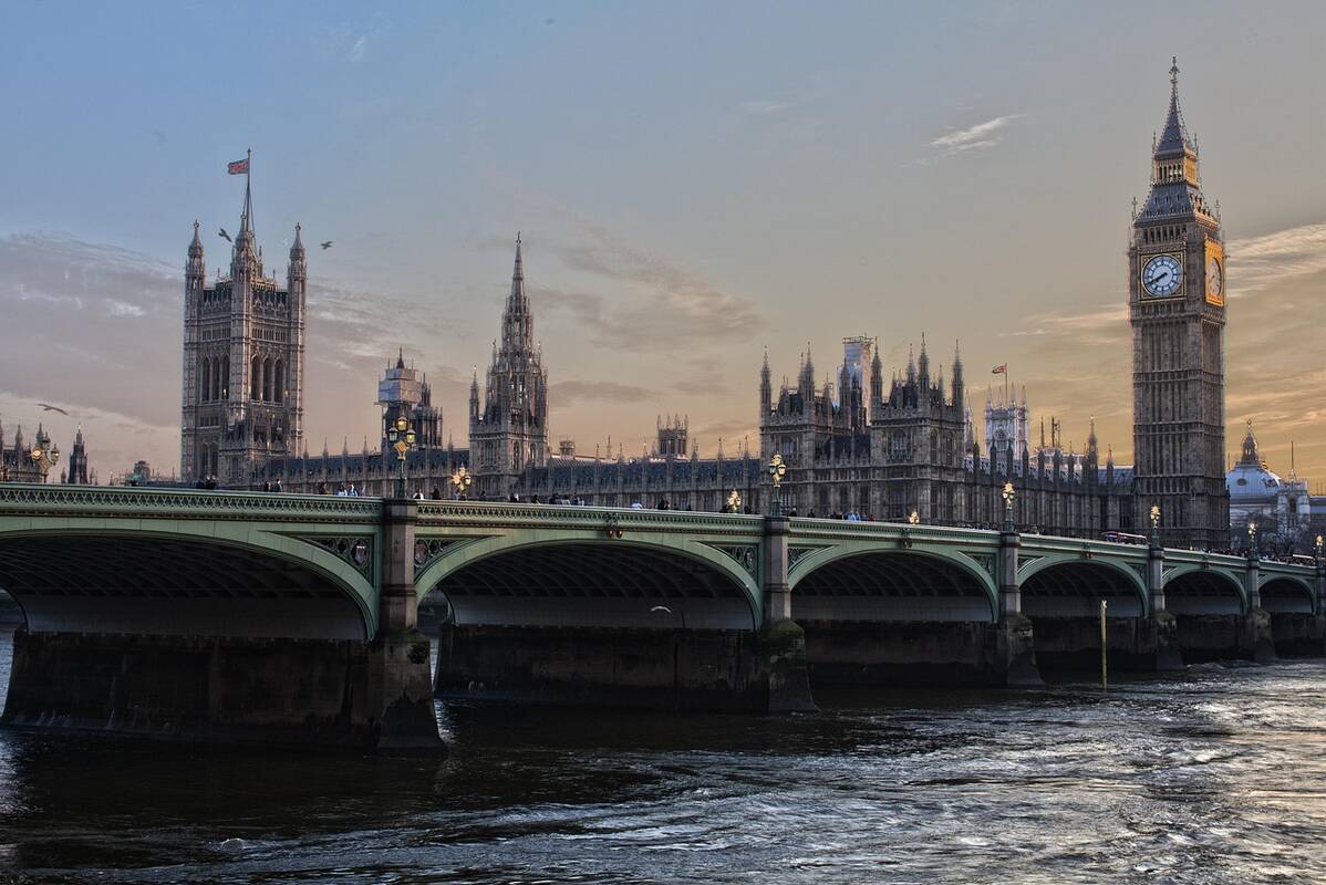 
<span>Londonas priėmė didžiulį sankcijų paketą Rusijai</span>

