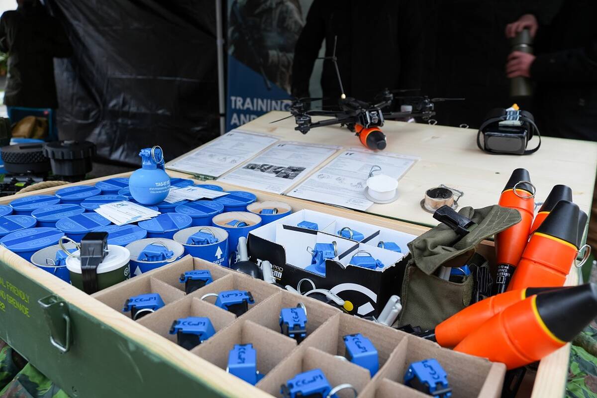 
<span>Finansų ministras į Lietuvą siekia pritraukti Ukrainos dronų, minų gamintojų</span>
