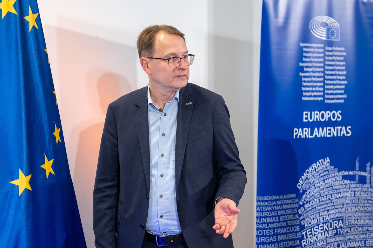 
<span>Žalimas apie Ruginienės pasisakymus: jei taip toliau, Lietuvai bus gėda</span>
