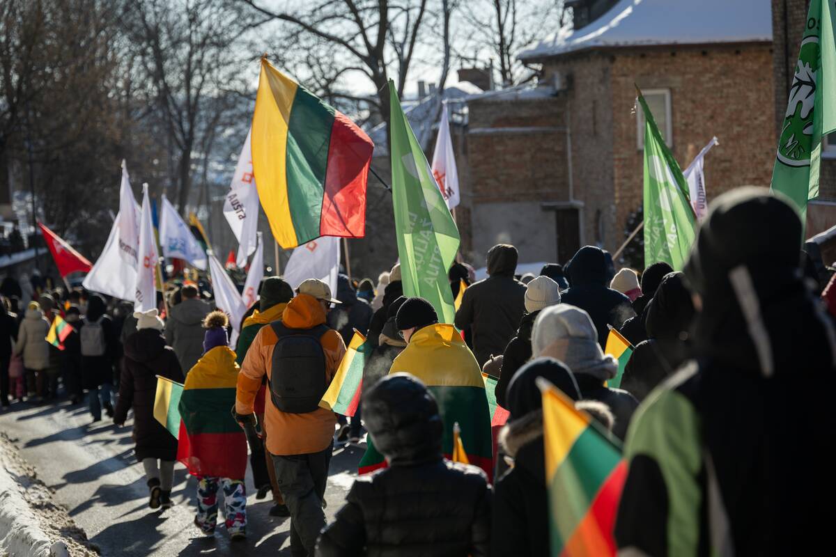 Šventinė Vasario 16-osios eisena 