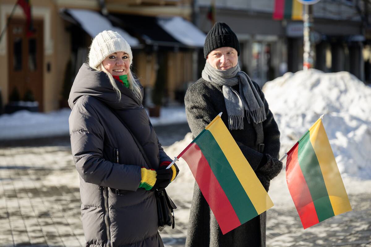 Šventinė Vasario 16-osios eisena 