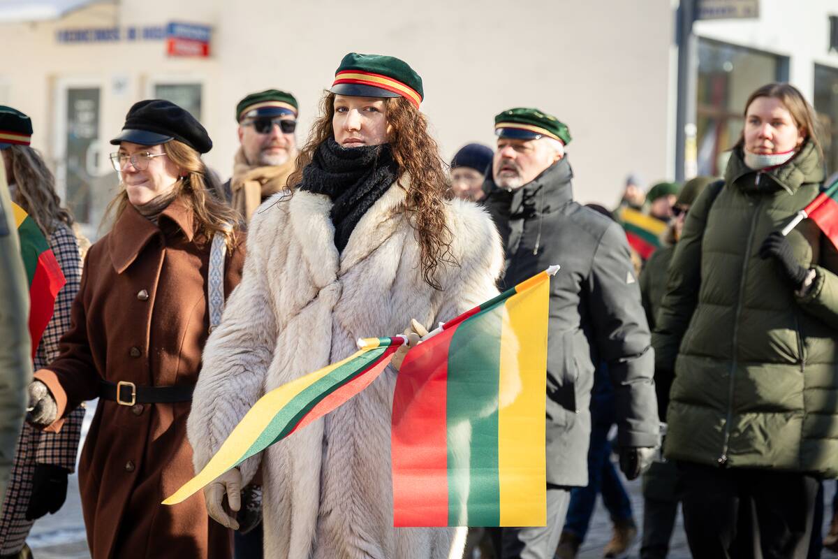 Šventinė Vasario 16-osios eisena 