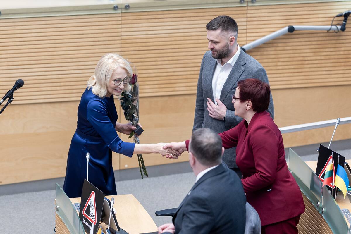 Seime prisiekė Angelė Jakavonytė