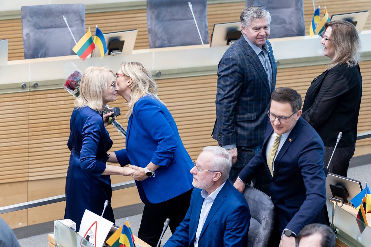 Seime prisiekė Angelė Jakavonytė