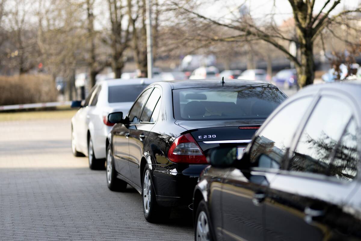 Automobilių ir kitų pagalbos priemonių perdavimas Ukrainai