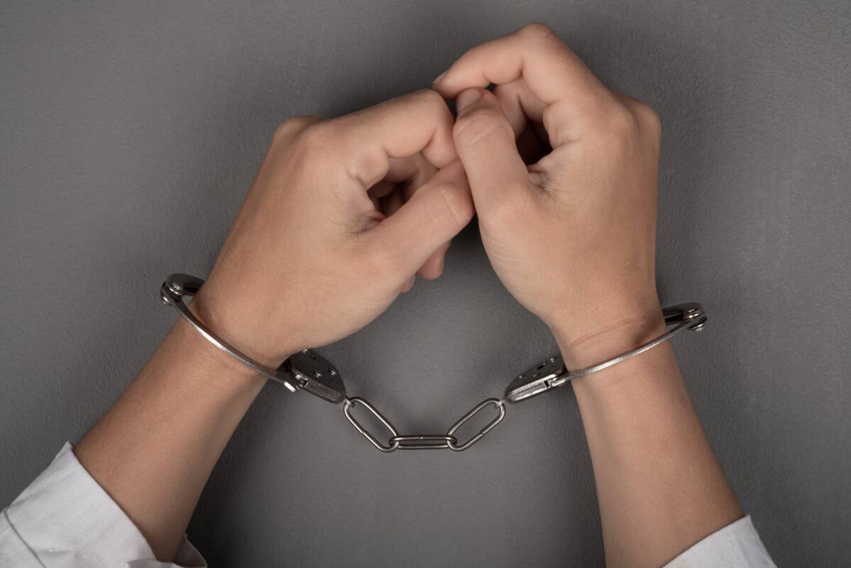 
<span>Klaipėdos policijos pareigūnams įkliuvo du jauni vyrai: rado maišelį su narkotikais</span>
