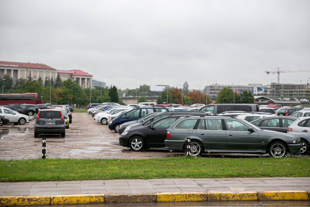 
<span>Vienoje sostinės gatvių laikinai uždaromos dvi stovėjimo aikštelės</span>
