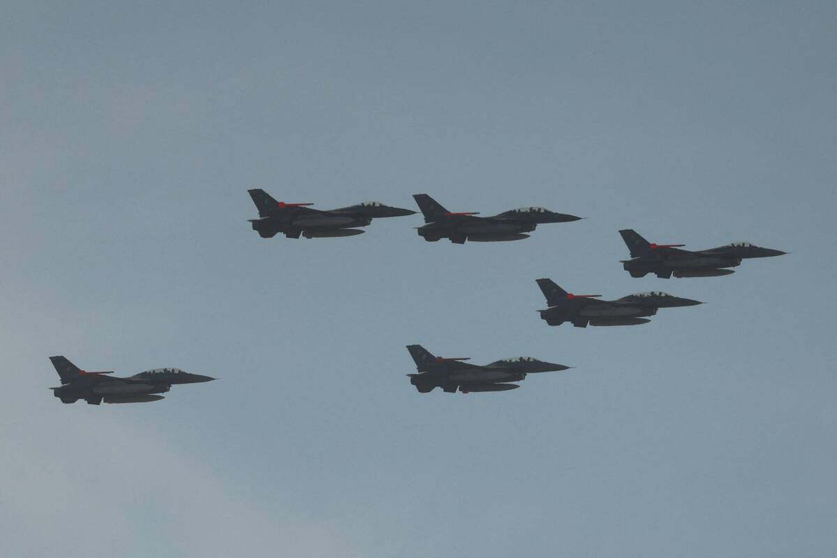 
<span>Šaltinis: Turkija svarsto siųsti naikintuvus F-16 į Šiaurės Kiprą</span>
