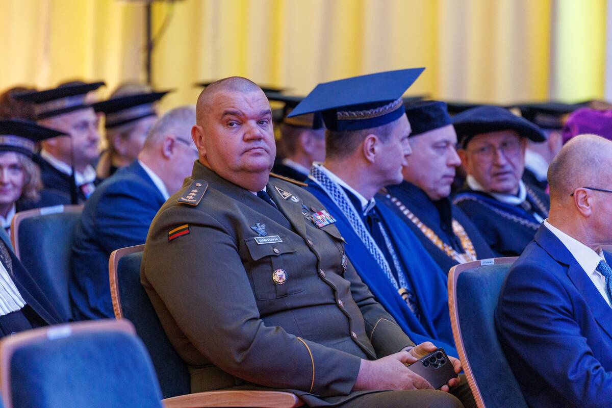 Antrajai kadencijai inauguruotas LSMU rektorius Rimantas Benetis