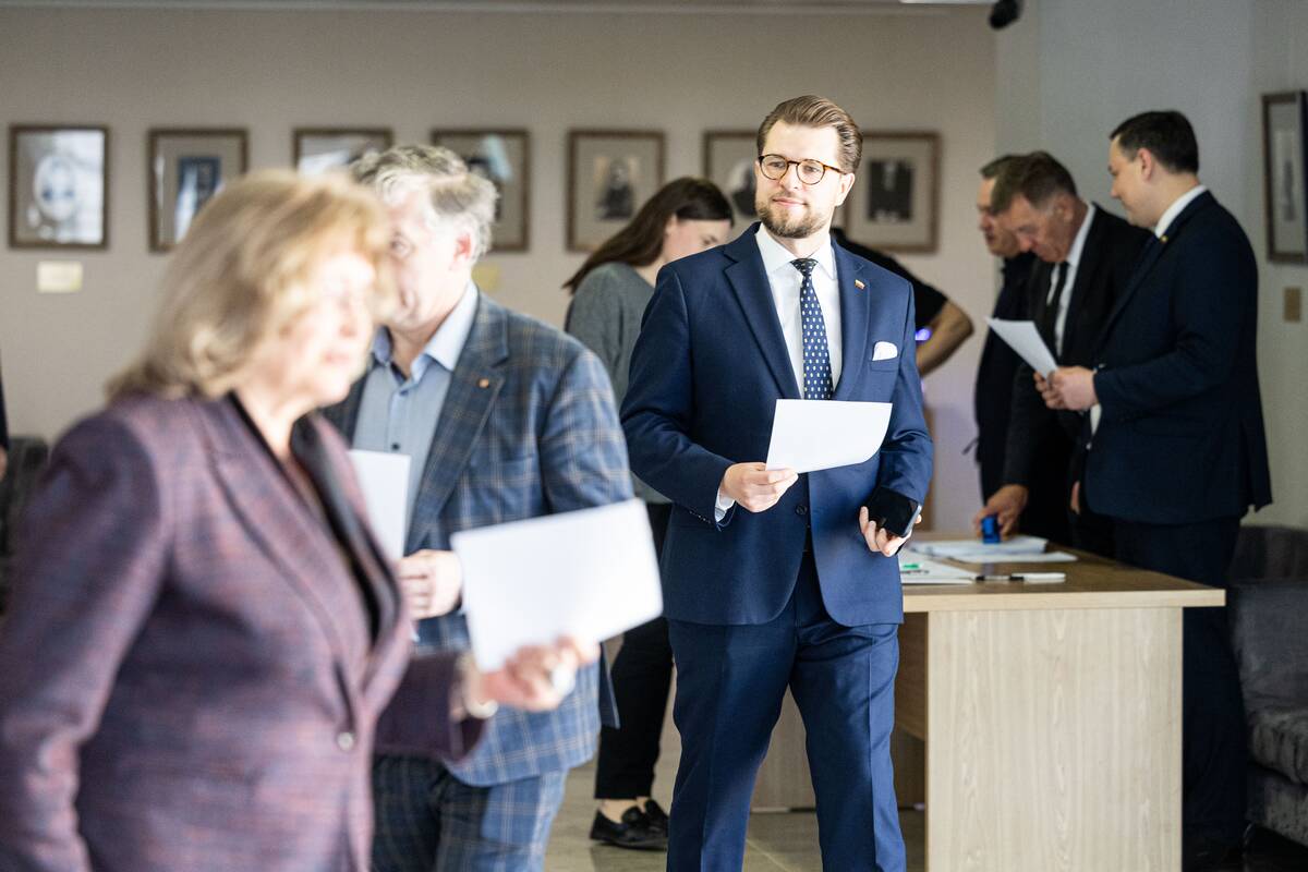 Balsavimas dėl nepasitikėjimo Seimo pirmininku Juozu Oleku