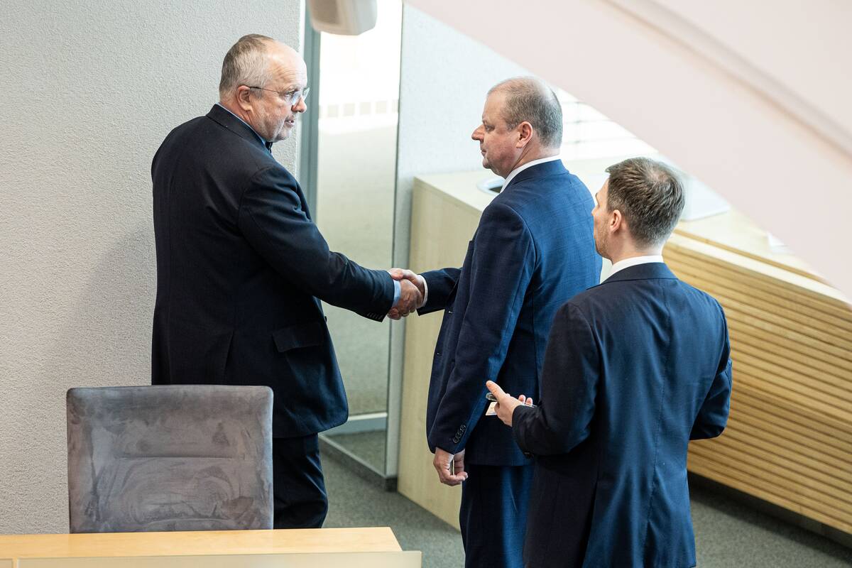 Balsavimas dėl nepasitikėjimo Seimo pirmininku Juozu Oleku