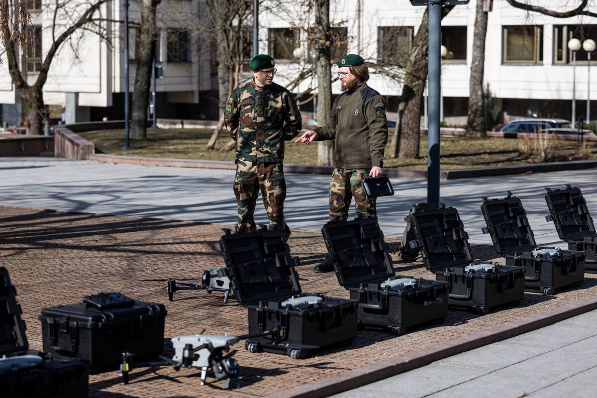 Dronų, skirtų kovai su kontrabanda ir hibridinėmis grėsmėmis, perdavimas