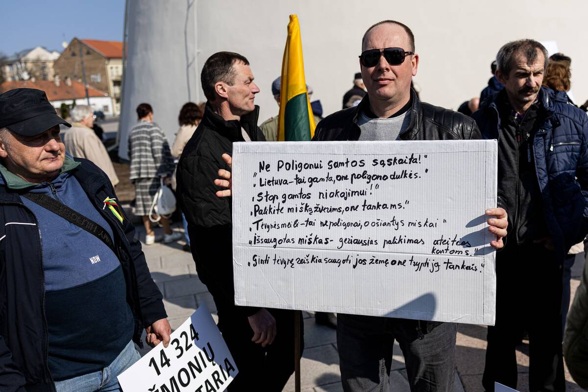 Sąjūdžio „Už Lietuvos miškus“ mitingas prieš Kapčiamiesčio poligoną