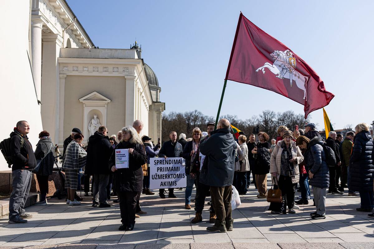 Sąjūdžio „Už Lietuvos miškus“ mitingas prieš Kapčiamiesčio poligoną
