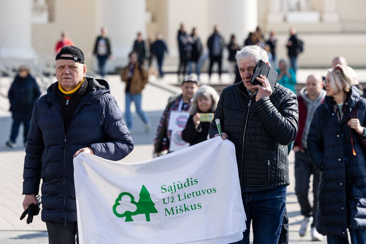 Sąjūdžio „Už Lietuvos miškus“ mitingas prieš Kapčiamiesčio poligoną