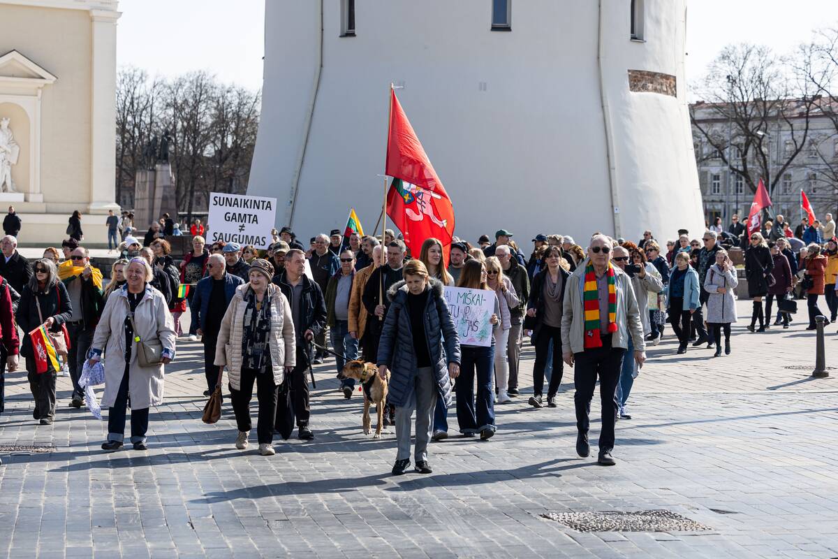 Sąjūdžio „Už Lietuvos miškus“ mitingas prieš Kapčiamiesčio poligoną