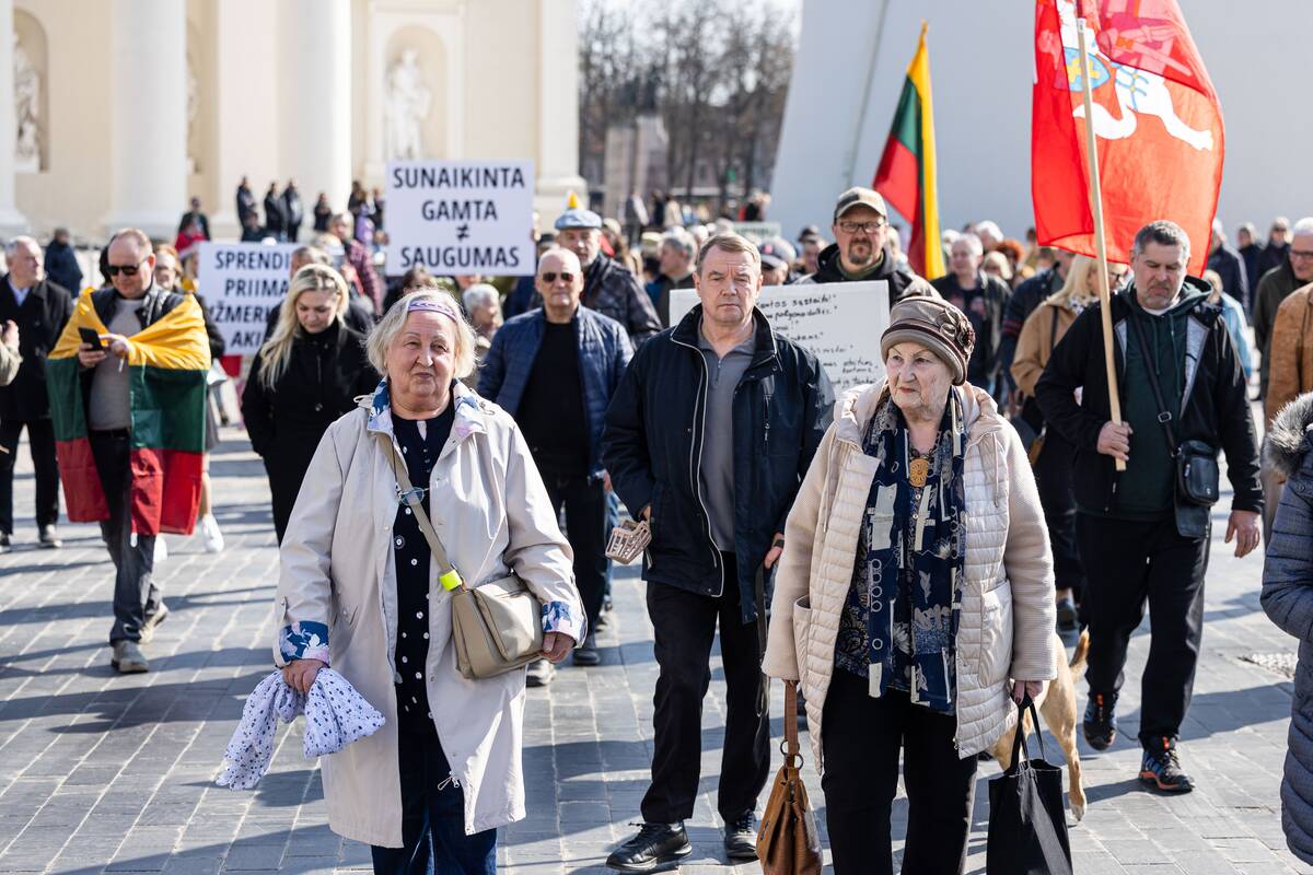 Sąjūdžio „Už Lietuvos miškus“ mitingas prieš Kapčiamiesčio poligoną