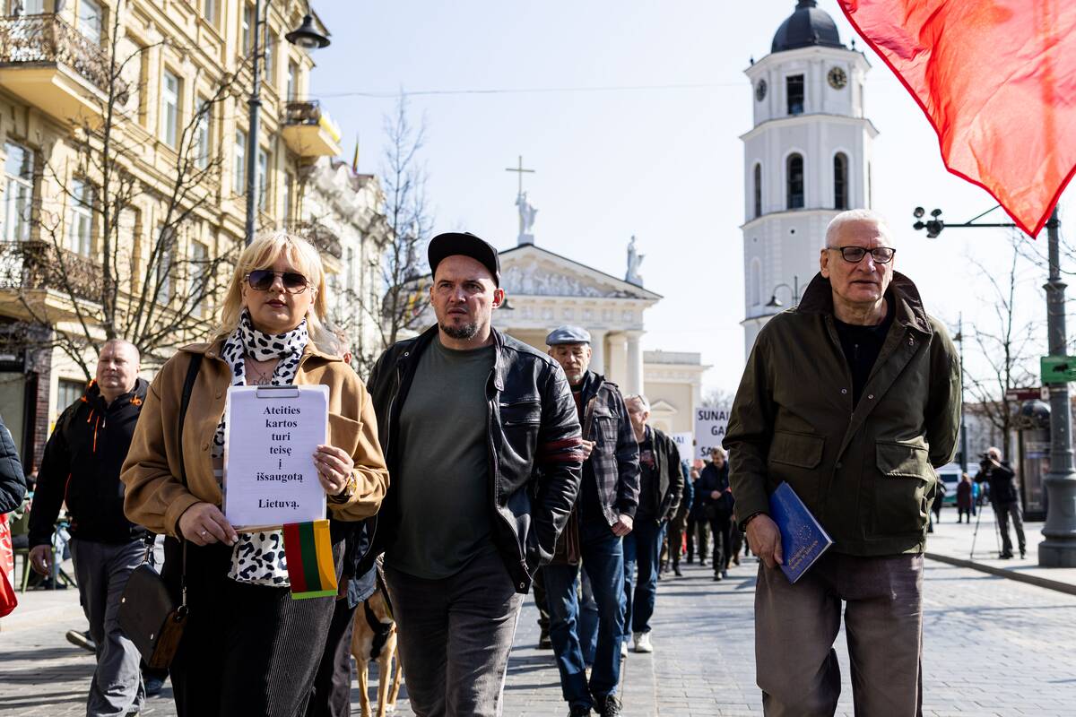 Sąjūdžio „Už Lietuvos miškus“ mitingas prieš Kapčiamiesčio poligoną