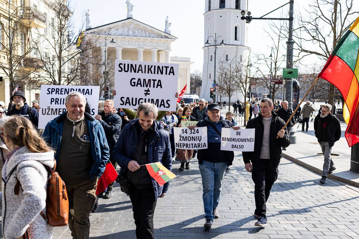 Sąjūdžio „Už Lietuvos miškus“ mitingas prieš Kapčiamiesčio poligoną