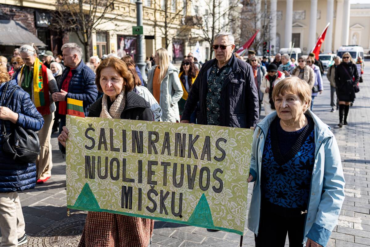 Sąjūdžio „Už Lietuvos miškus“ mitingas prieš Kapčiamiesčio poligoną