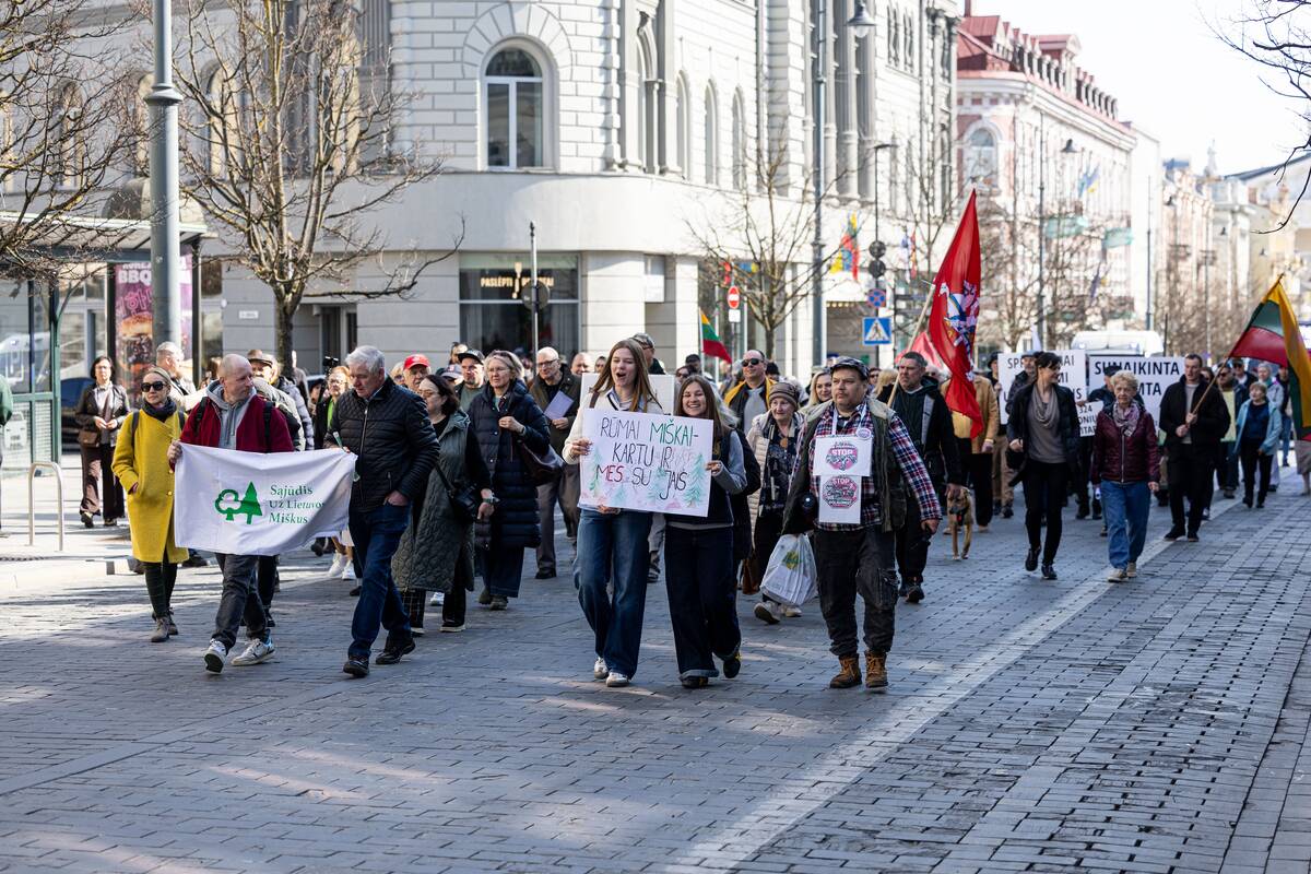 Sąjūdžio „Už Lietuvos miškus“ mitingas prieš Kapčiamiesčio poligoną