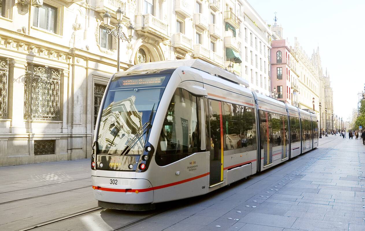 
<span>Vilnius vertins galimybes kitą dešimtmetį įrengti bėginį viešąjį transportą</span>
